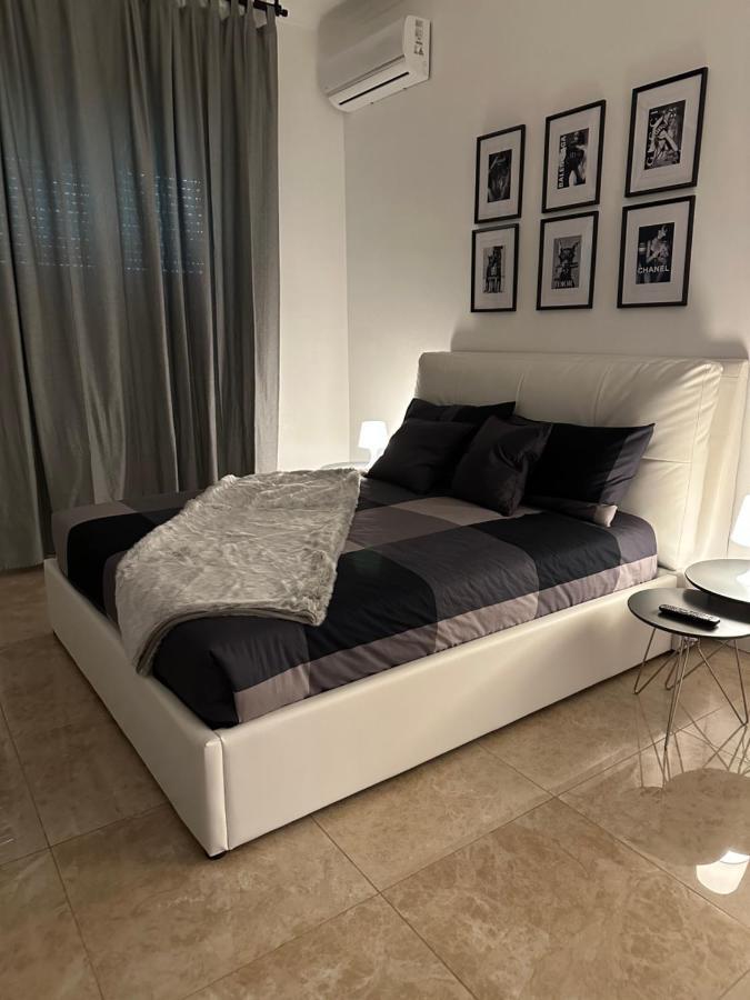 San Babila - Luxury Milanese Apartment מראה חיצוני תמונה